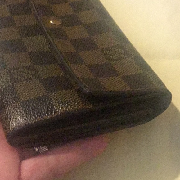 Authentic Louis Vuitton DAMIER large Wallet - Picture 4 of 16